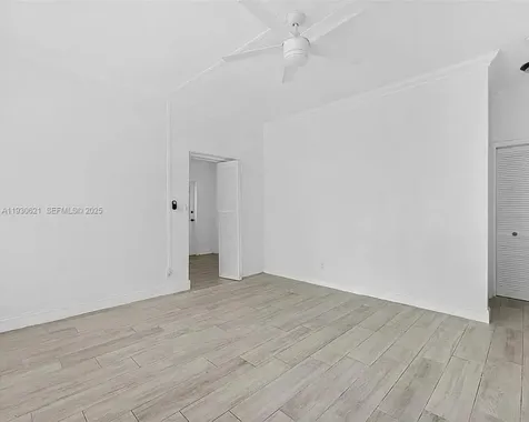2822 Pine Tree Drive Miami Beach FL 33140