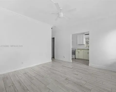 2822 Pine Tree Drive Miami Beach FL 33140