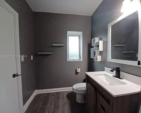 2822 Pine Tree Drive Miami Beach FL 33140