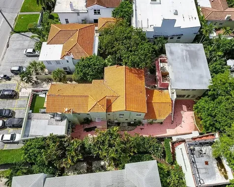 2822 Pine Tree Drive Miami Beach FL 33140