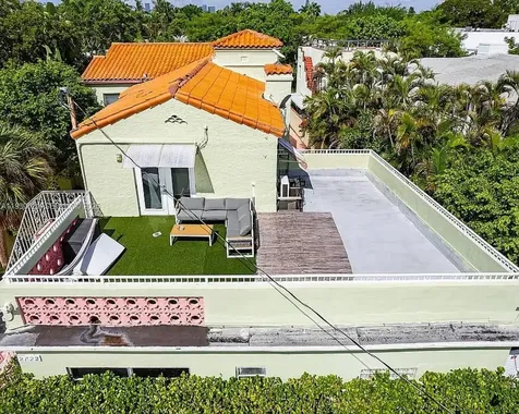 2822 Pine Tree Drive Miami Beach FL 33140
