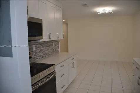 571 NE 61st Street Oakland Park FL 33334