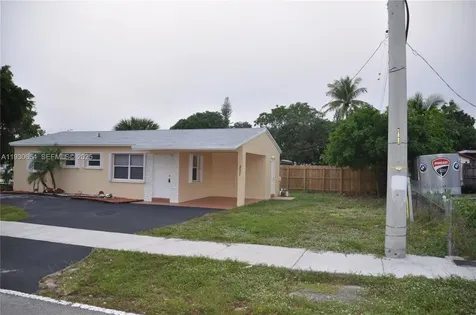 571 NE 61st Street Oakland Park FL 33334