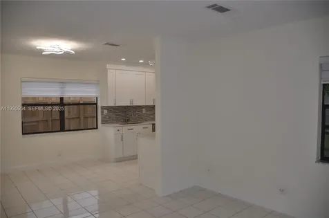 571 NE 61st Street Oakland Park FL 33334