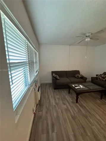 118 E Salisbury E West Palm Beach FL 33417