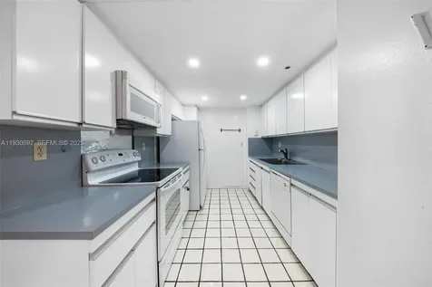 2000 Towerside Terrace Miami FL 33138