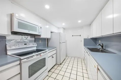 2000 Towerside Terrace Miami FL 33138