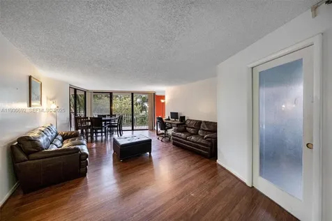 2000 Towerside Terrace Miami FL 33138