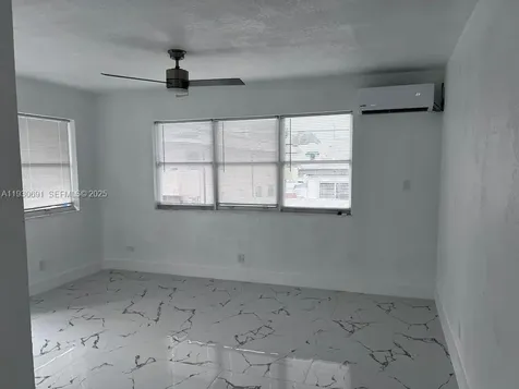 1131 SW 7th Street Miami FL 33130