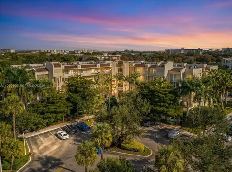 3600 Oaks Clubhouse Drive Pompano Beach FL 33069