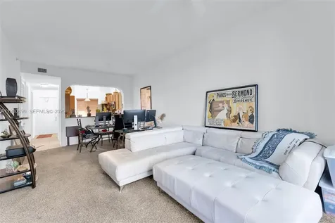 3600 Oaks Clubhouse Drive Pompano Beach FL 33069