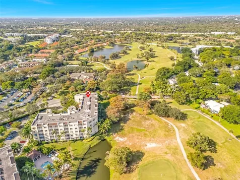 3600 Oaks Clubhouse Drive Pompano Beach FL 33069