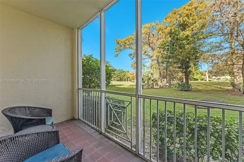 3600 Oaks Clubhouse Drive Pompano Beach FL 33069