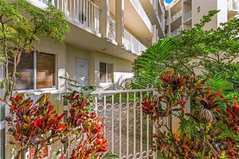 3600 Oaks Clubhouse Drive Pompano Beach FL 33069