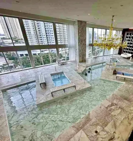 Miami FL 33131