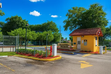 4705 NW 7th Street Miami FL 33126
