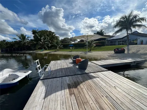 6101 SW 153rd Court Road Miami FL 33193