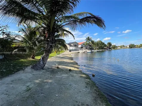 6101 SW 153rd Court Road Miami FL 33193