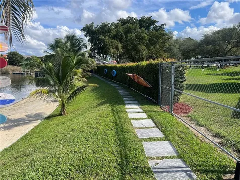 6101 SW 153rd Court Road Miami FL 33193