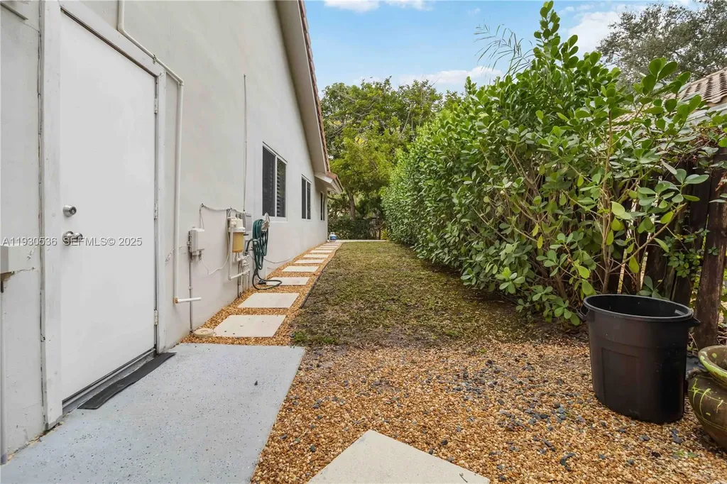 2047 SW 36th Avenue Delray Beach FL 33445