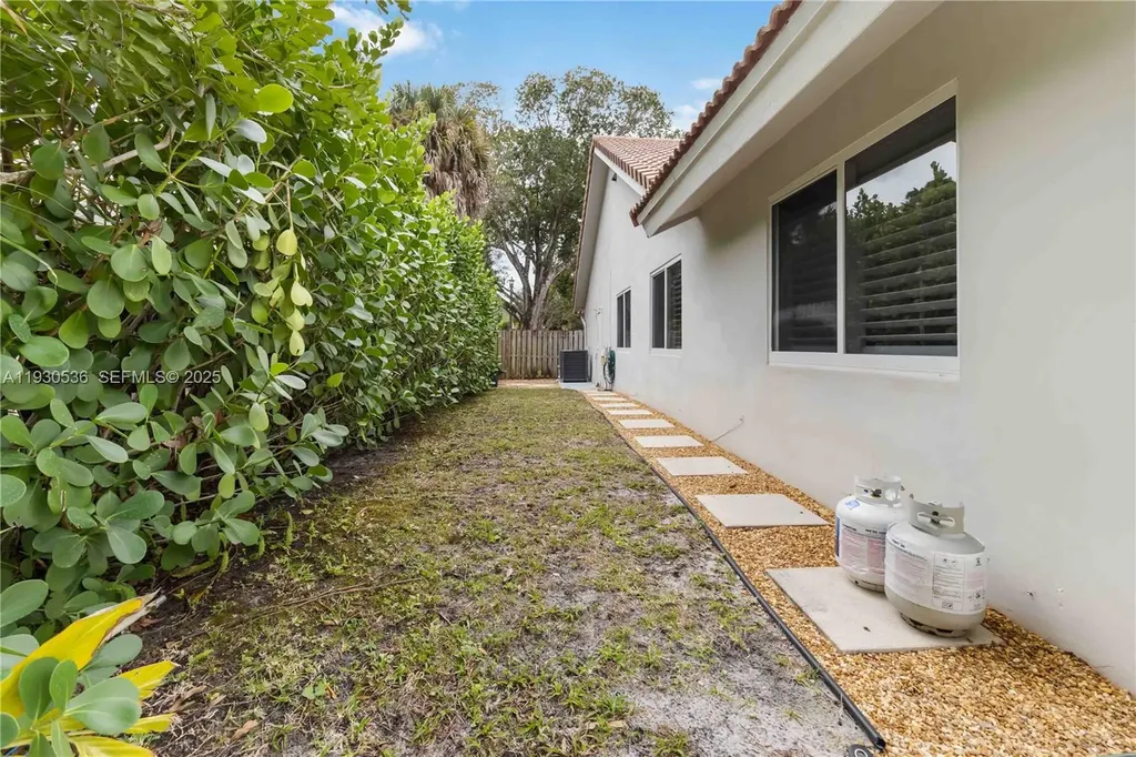 2047 SW 36th Avenue Delray Beach FL 33445