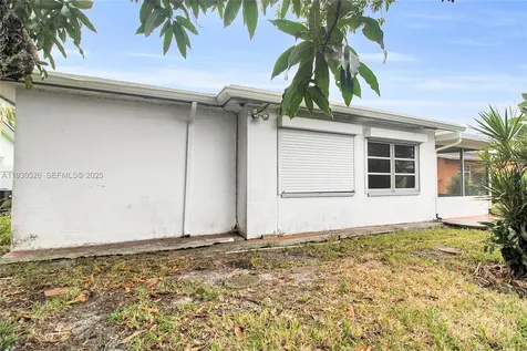 5718 NW 66th Avenue Tamarac FL 33321