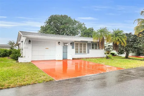 5718 NW 66th Avenue Tamarac FL 33321