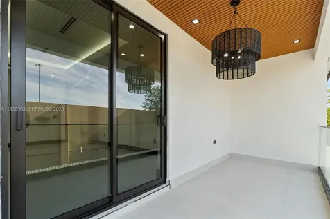 18172 NW 91st Court Hialeah FL 33018