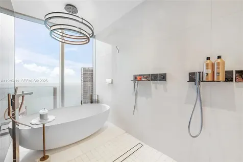 300 Biscayne Boulevard Way Miami FL 33131
