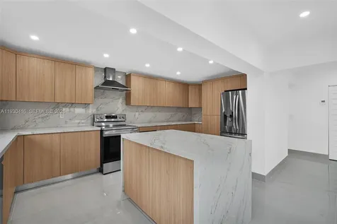 998 SW 11th Street Miami FL 33129