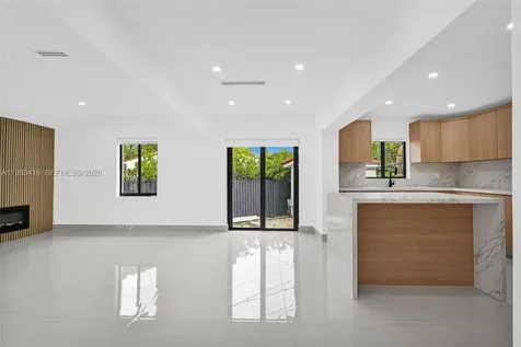 998 SW 11th Street Miami FL 33129