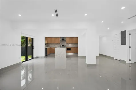998 SW 11th Street Miami FL 33129