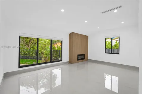 998 SW 11th Street Miami FL 33129