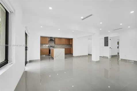 998 SW 11th Street Miami FL 33129