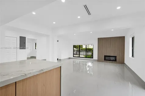 998 SW 11th Street Miami FL 33129