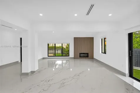 998 SW 11th Street Miami FL 33129