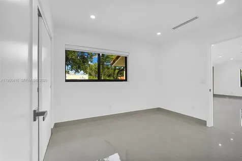 998 SW 11th Street Miami FL 33129