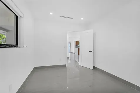 998 SW 11th Street Miami FL 33129