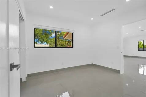 998 SW 11th Street Miami FL 33129