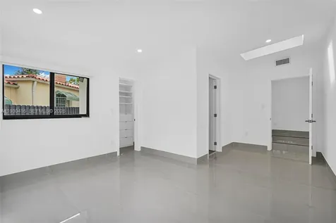 998 SW 11th Street Miami FL 33129