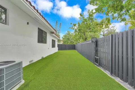 998 SW 11th Street Miami FL 33129