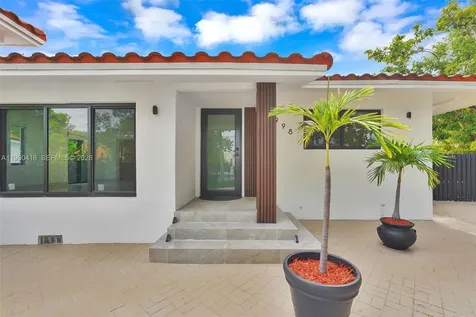998 SW 11th Street Miami FL 33129