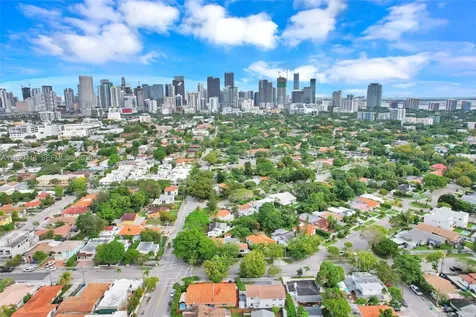 998 SW 11th Street Miami FL 33129