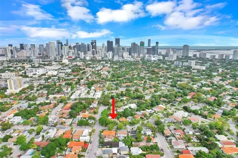 998 SW 11th Street Miami FL 33129