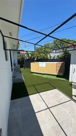 998 SW 11th Street Miami FL 33129