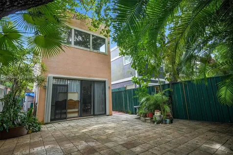 2790 SW 22nd Avenue Miami FL 33133