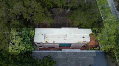 2790 SW 22nd Avenue Miami FL 33133