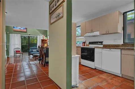 2790 SW 22nd Avenue Miami FL 33133