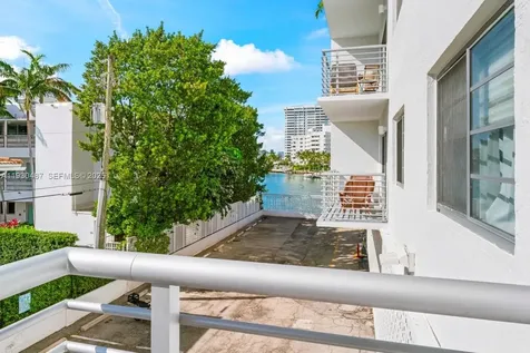 1450 Lincoln Road Miami Beach FL 33139