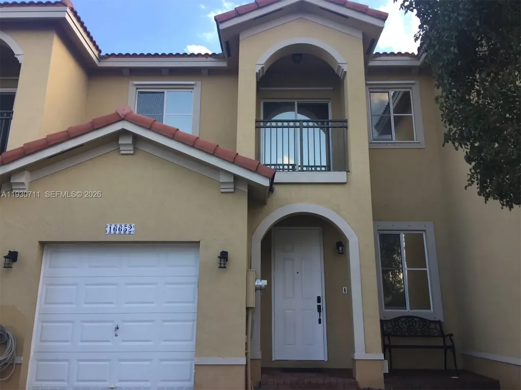 16652 SW 71st Terrace Miami FL 33193